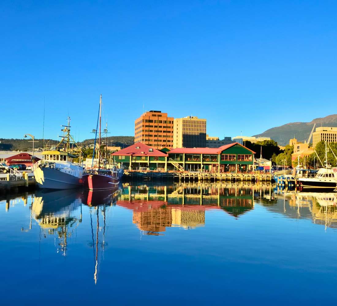 Hobart Hop-On Hop-Off Sightseeing Bus Tours – Hobart's iconic landmarks and flexible tickets in 2025 Hop-on hop-off sightseeing bus tours in Hobart, Australia – Open-top buses, top attractions, and free cancellation in 2025