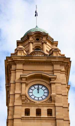 Hop off at Hobart attractions, museums, and landmarks with a hop-on hop-off bus tour – Convenient stops and sightseeing in 2026